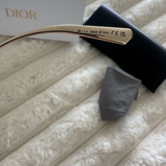 Christian Dior square Sunglasses in Current style - Picture 9 of 16